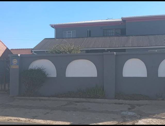 13 BEDROOM HOUSE FOR SALE IN ORLANDO WEST